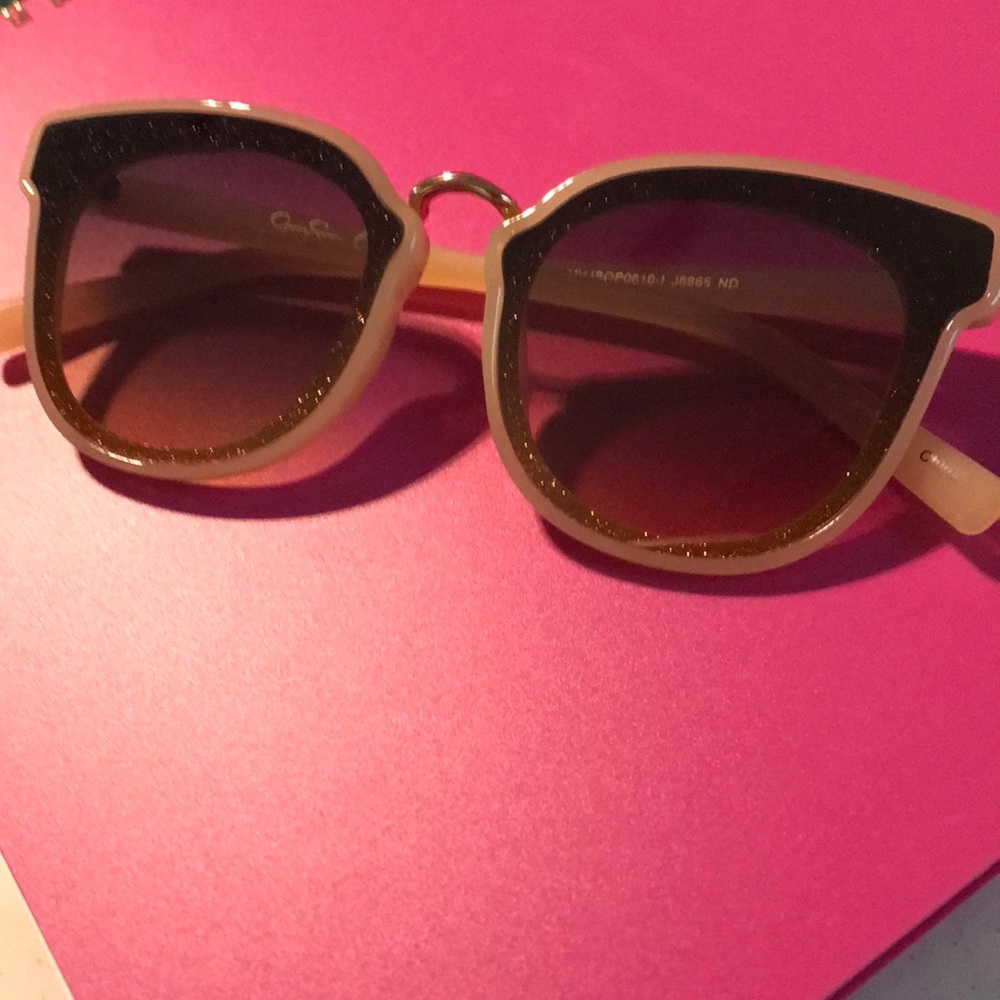 TRENDY RETRO SUNGLASSES